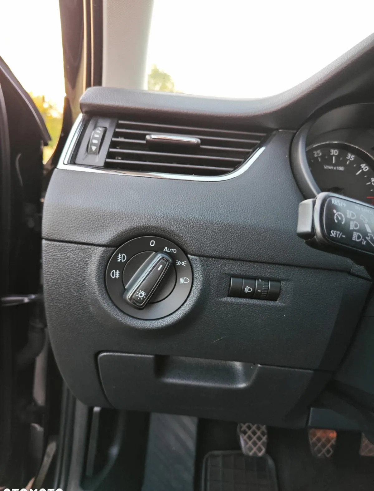 Skoda Octavia cena 53250 przebieg: 250115, rok produkcji 2014 z Głubczyce małe 326